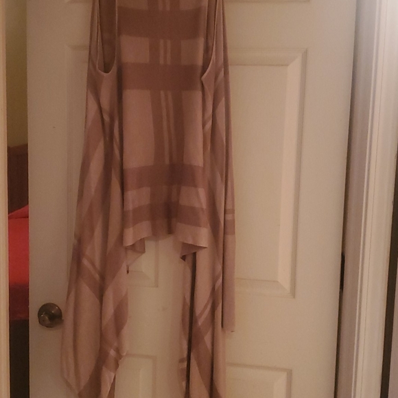 Clothes - Picture 3 of 3